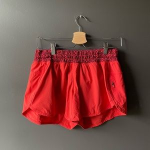 Lululemon Women’s Tracker Low-Rise Lined Short 4"